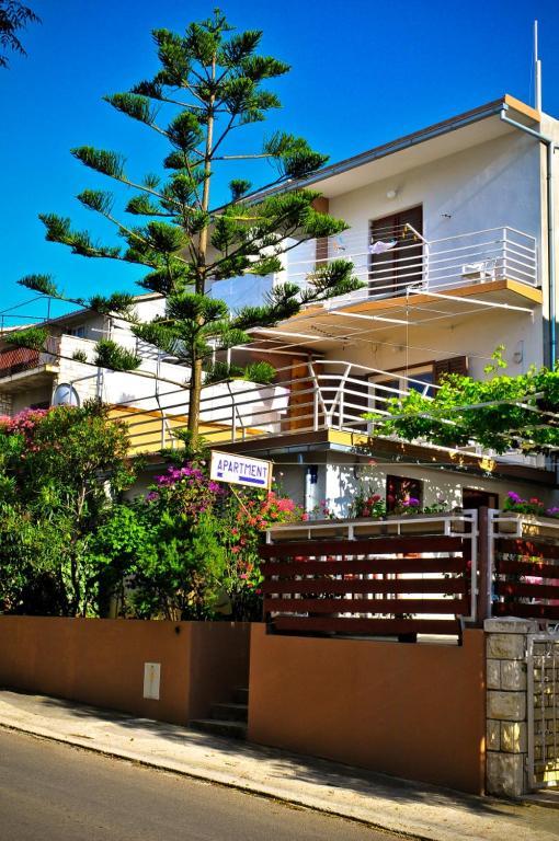 Guest House Kuzmanic Hvar Island Exterior foto